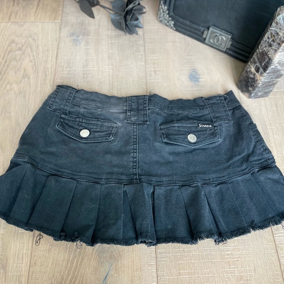 Black Mini Skirt - Picture 2 of 2